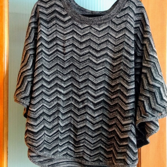 AB Studio Black and Grey Sweater Poncho - Picture 4 of 8